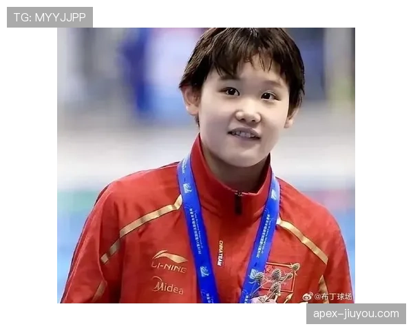 张家齐训练完顺手买了个包，我工资还没她零花钱多