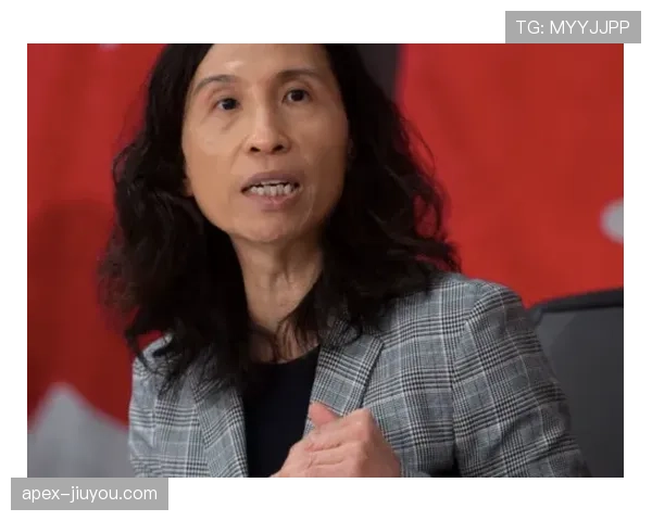 赵雅淇今天超市穿睡衣，那个包看着比我半年工资还值钱